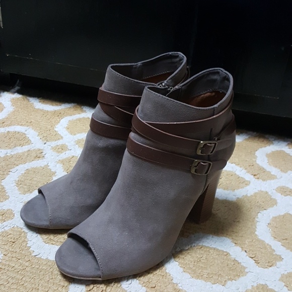 Shoe - Picture 4 of 4